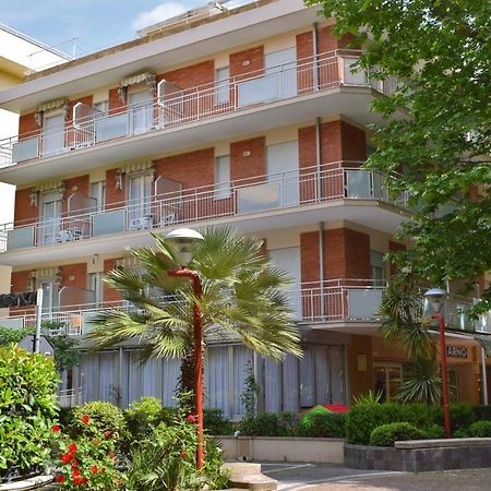 Hotel Arno Misano Adriatico Buitenkant foto