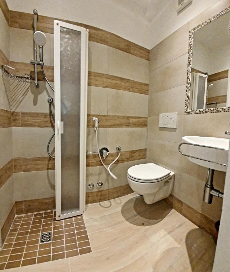 Hotel Arno Misano Adriatico Buitenkant foto