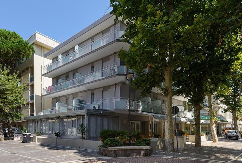 Hotel Arno Misano Adriatico Buitenkant foto