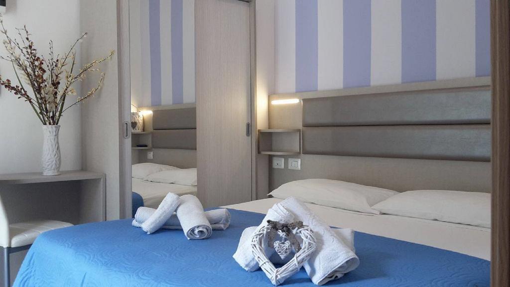 Hotel Arno Misano Adriatico Buitenkant foto