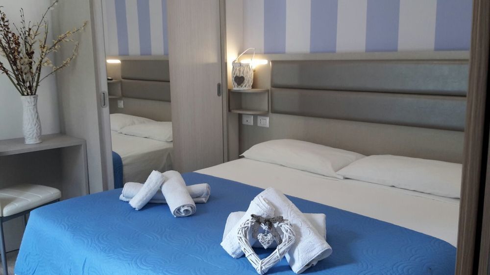 Hotel Arno Misano Adriatico Buitenkant foto
