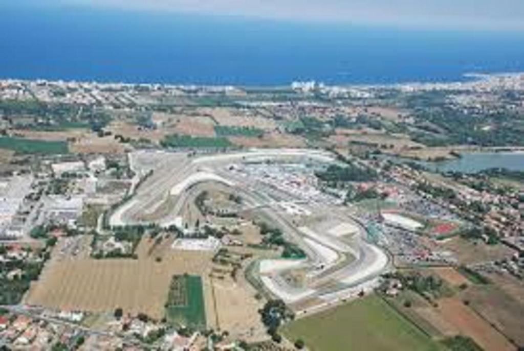 Hotel Arno Misano Adriatico Buitenkant foto