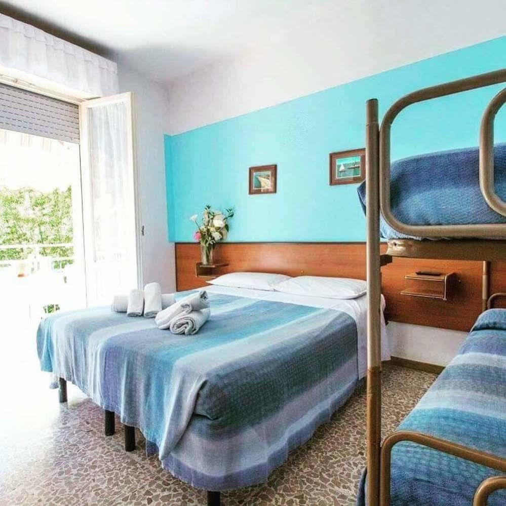 Hotel Arno Misano Adriatico Buitenkant foto