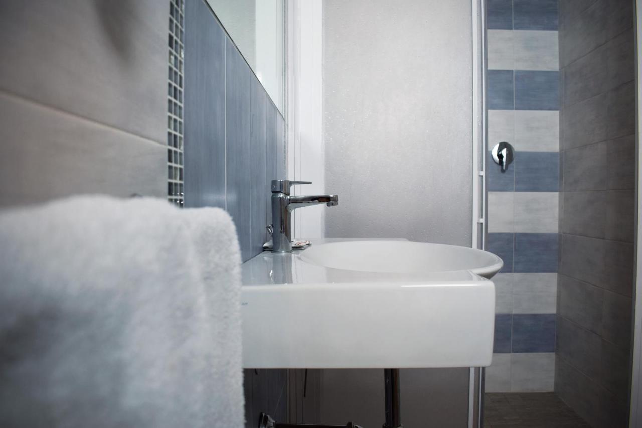 Hotel Arno Misano Adriatico Buitenkant foto